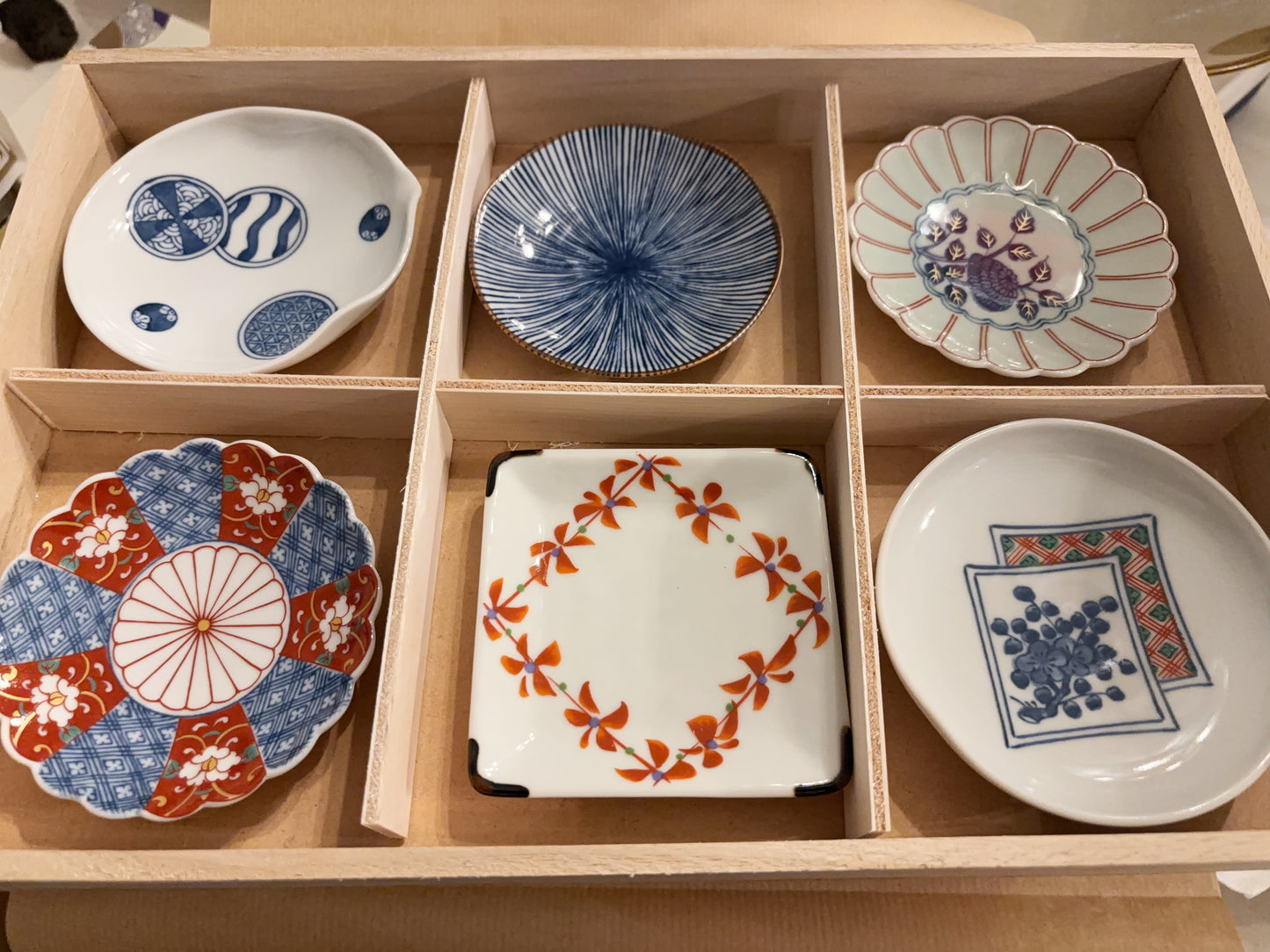 Japan Ran Jin Xing Bian Small Plate 6Pcs/Unit With Gift Box